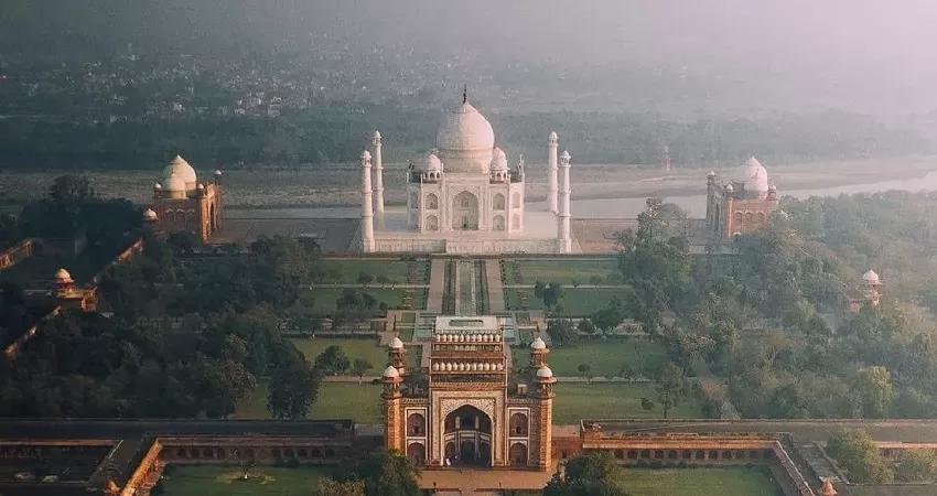 Taj Mahal With Uttarakhand & Himachal - UK10